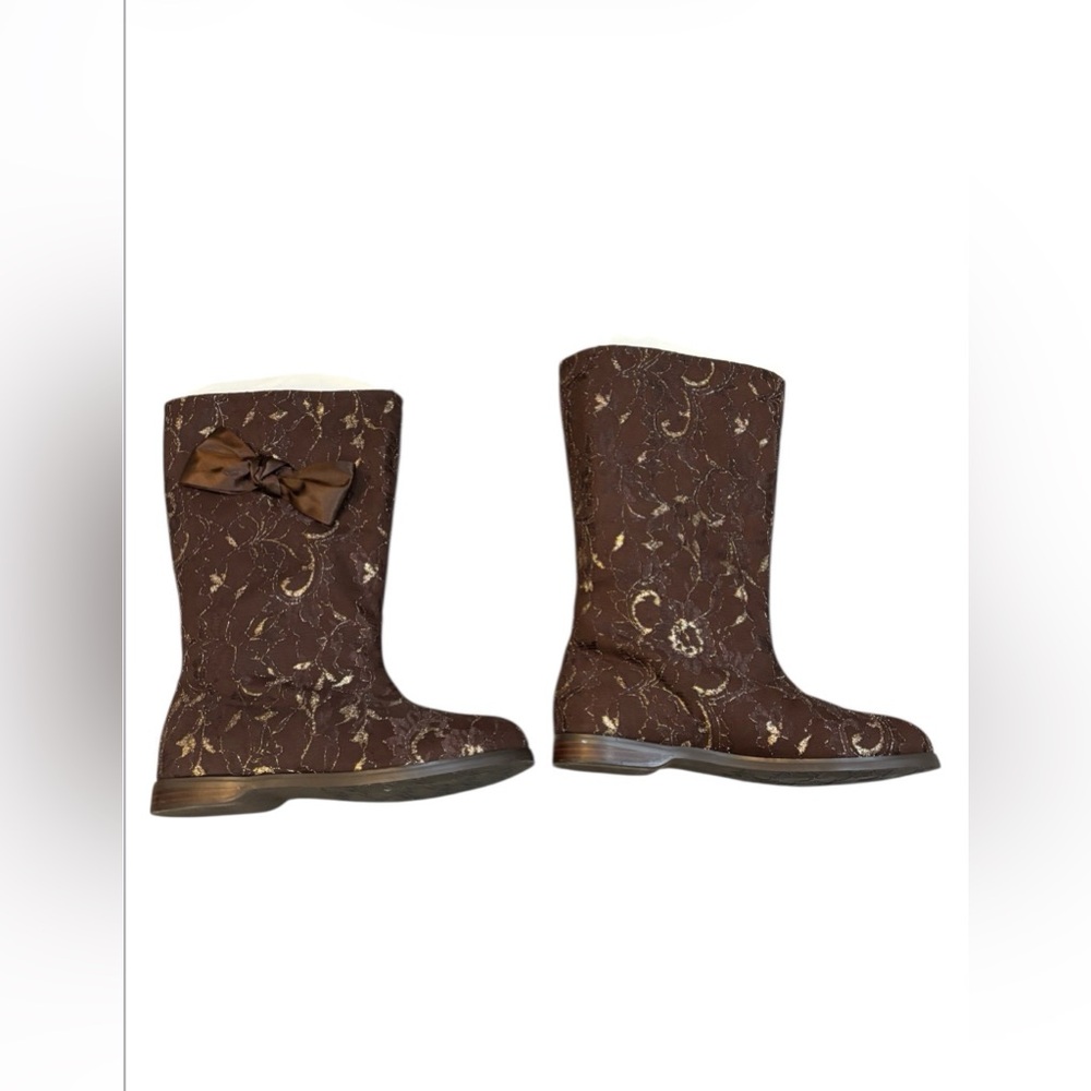 Joan Boyce Brown Boots w/Gold Embroidered Design & Brown Satin Bow Sz-9.5 W NWOB - Picture 3 of 16